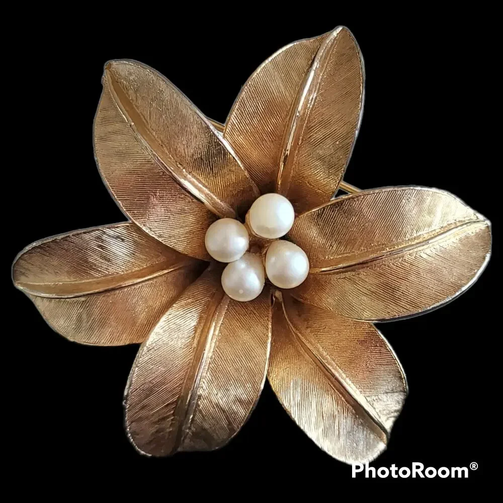 ART Arthur Pepper Gold Tone Faux Pearl Vintage Flower Brooch Pin 1950s MCM